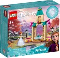 LEGO ® 43198 DISNEY Dziedziniec zamku Anny