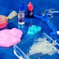 LISCIANI 89239 CRAZY SCIENCE Slime świecące w ciemności (4)