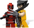 LEGO Super Heroes 6866 Wolverine's X-man Chopper Showdown 2.jpg
