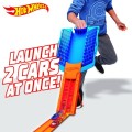 Walizka-Hot-Wheels-z-torem-wyscigowym_5B103355D_1200-768x768.jpg