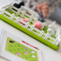 SMART GAMES SG091 Zwierzaki Na Wsi gra logiczna