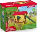 Schleich SLH 42658 FARM WORLD Karmienie leśnych zwierząt