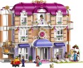 LEGO Friends 42704 Grand Hotel w mieście Heartlake