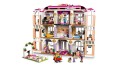 LEGO Friends 42704 Grand Hotel w mieście Heartlake