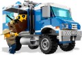 LEGO City 4205Terenowe centr. dowodzenia 3.jpg